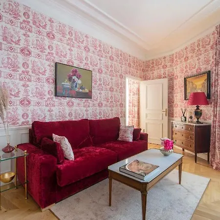 Le Beau Marais - Luxury Apartments, Air Cond, Lift Apartment *