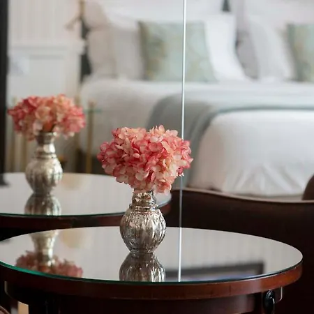 Le Beau Marais - Luxury Apartments, Air Cond, Lift Apartment