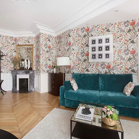 Le Beau Marais - Luxury Apartments, Air Cond, Lift