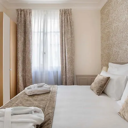 Apartment Le Beau Marais - Luxury Apartments, Air Cond, Lift *