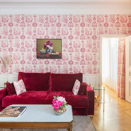 Le Beau Marais - Luxury Apartments, Air Cond, Lift Apartment