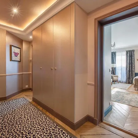 Le Beau Marais - Luxury Apartments, Air Cond, Lift