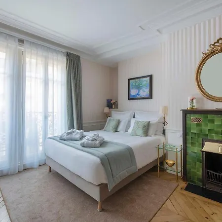 Le Beau Marais - Luxury Apartments, Air Cond, Lift Apartment