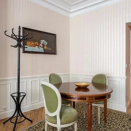 Le Beau Marais - Luxury Apartments, Air Cond, Lift Apartment *