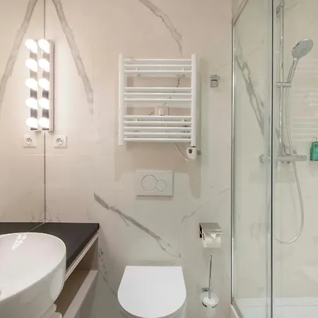 Le Beau Marais - Luxury Apartments, Air Cond, Lift Apartment *