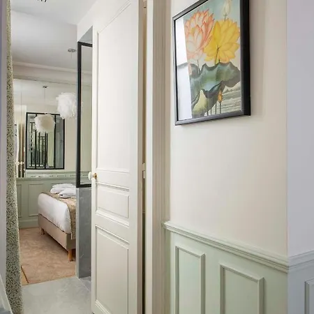 Le Beau Marais - Luxury Apartments, Air Cond, Lift *