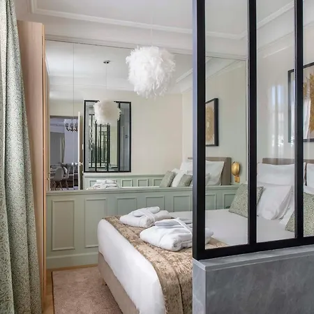 Le Beau Marais - Luxury Apartments, Air Cond, Lift Paris