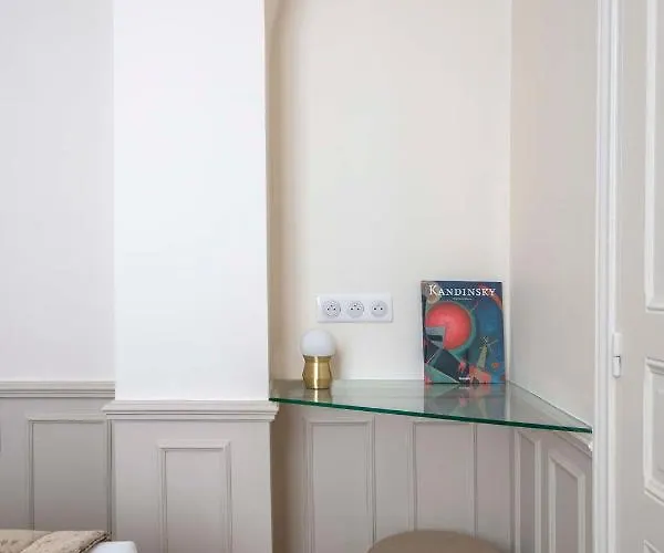 Le Beau Marais - Luxury Apartments, Air Cond, Lift *
