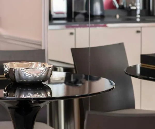 Le Beau Marais - Luxury Apartments, Air Cond, Lift דירה פריז