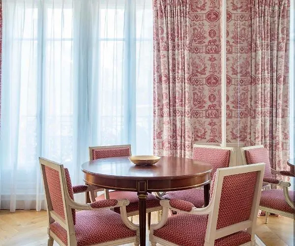 Le Beau Marais - Luxury Apartments, Air Cond, Lift