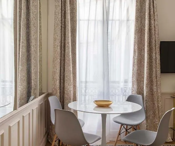 Le Beau Marais - Luxury Apartments, Air Cond, Lift * פריז