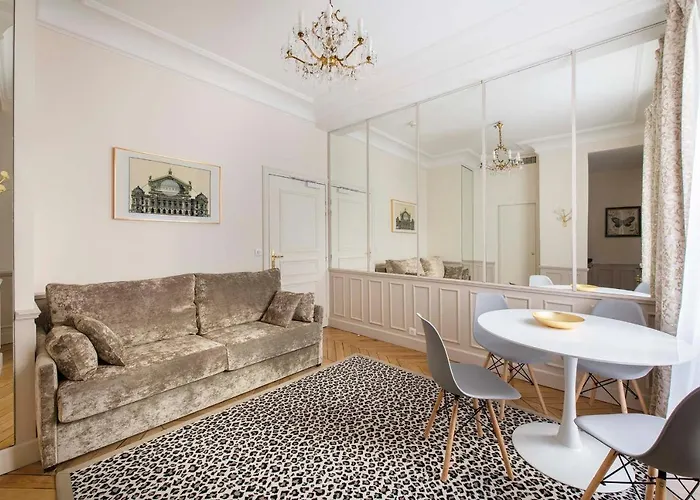 Le Beau Marais - Luxury Apartments, Air Cond, Lift