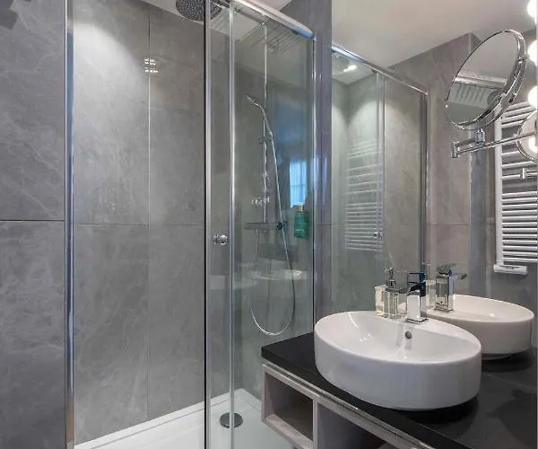 Le Beau Marais - Luxury Apartments, Air Cond, Lift