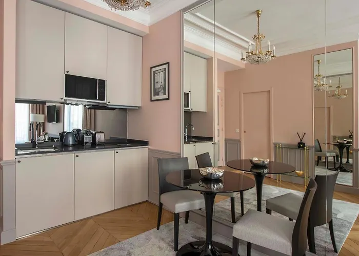 Le Beau Marais - Luxury Apartments, Air Cond, Lift