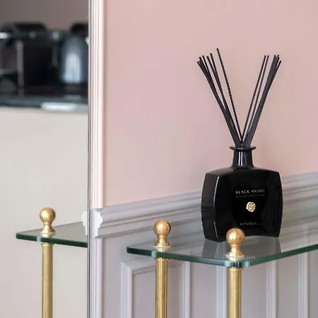 Le Beau Marais - Luxury Apartments, Air Cond, Lift Parijs