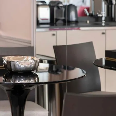 Le Beau Marais - Luxury Apartments, Air Cond, Lift Appartement Parijs