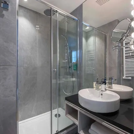 Le Beau Marais - Luxury Apartments, Air Cond, Lift