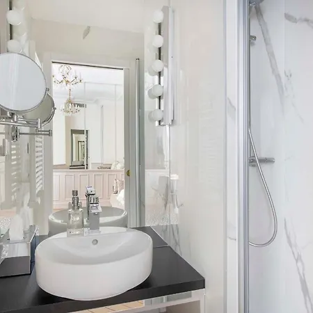 Le Beau Marais - Luxury Apartments, Air Cond, Lift * Parijs