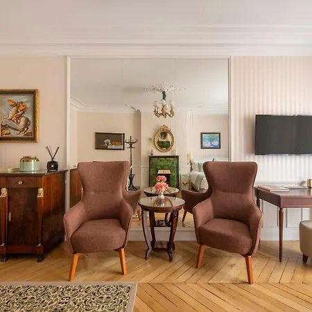 Le Beau Marais - Luxury Apartments, Air Cond, Lift